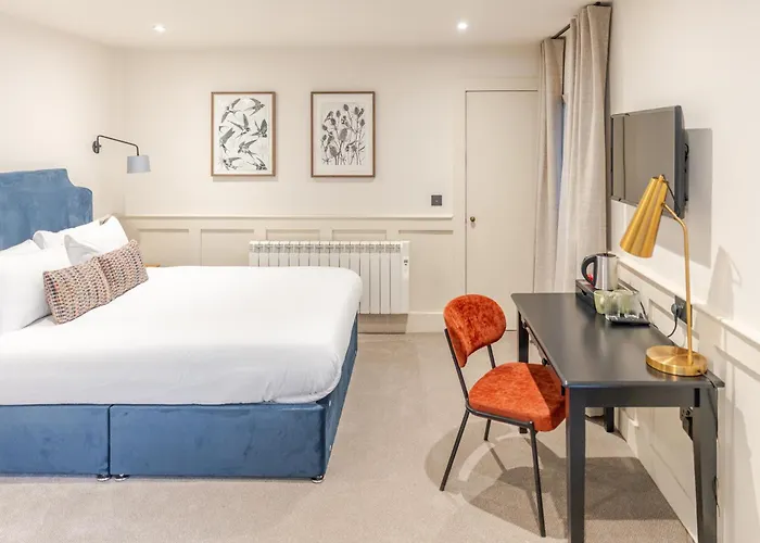 Grove HouseAirport Hotel